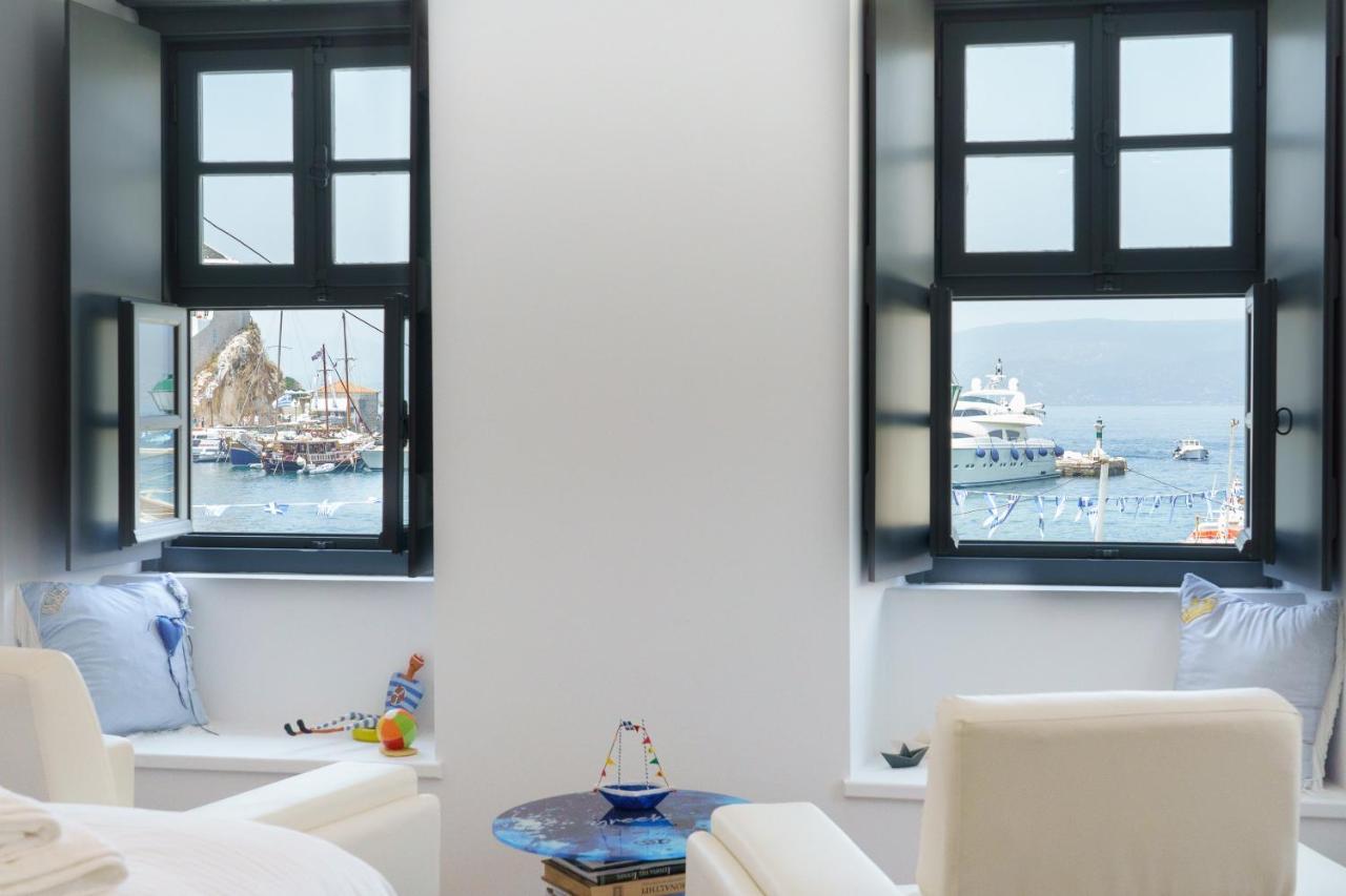 My Crown Suite, Hydra Port Bagian luar foto