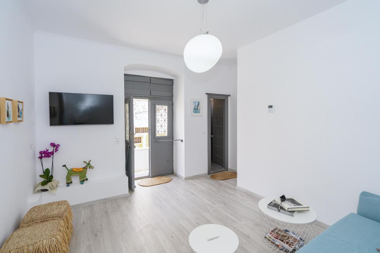 My Crown Suite, Hydra Port Bagian luar foto