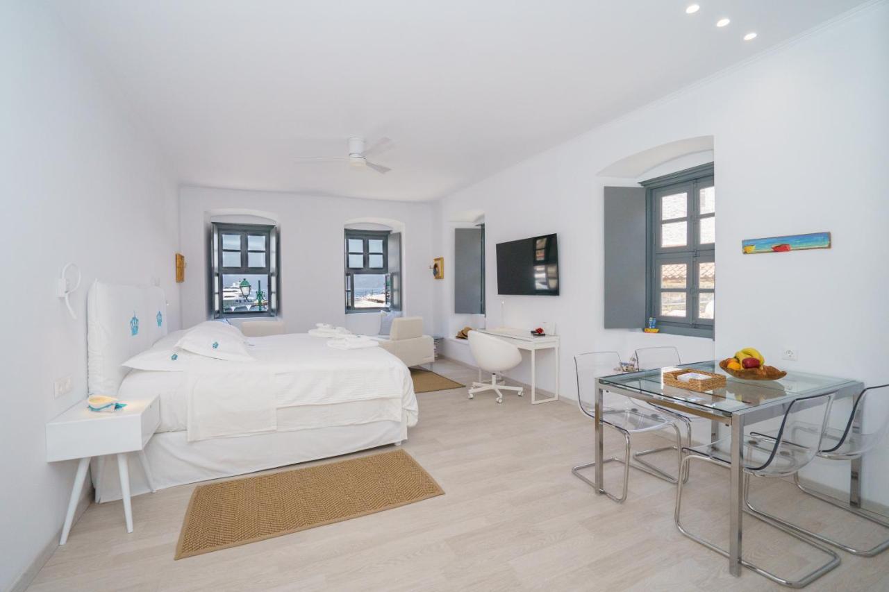 My Crown Suite, Hydra Port Bagian luar foto
