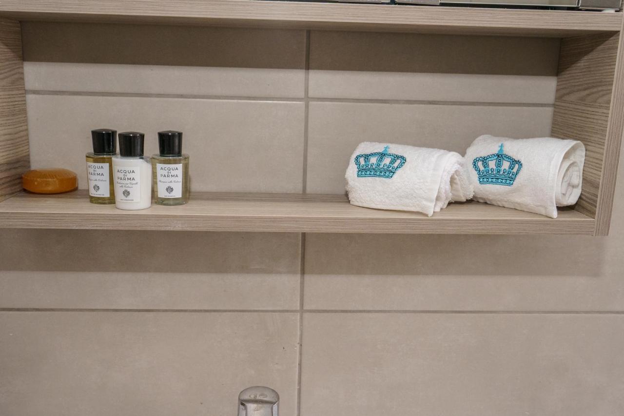 My Crown Suite, Hydra Port Bagian luar foto