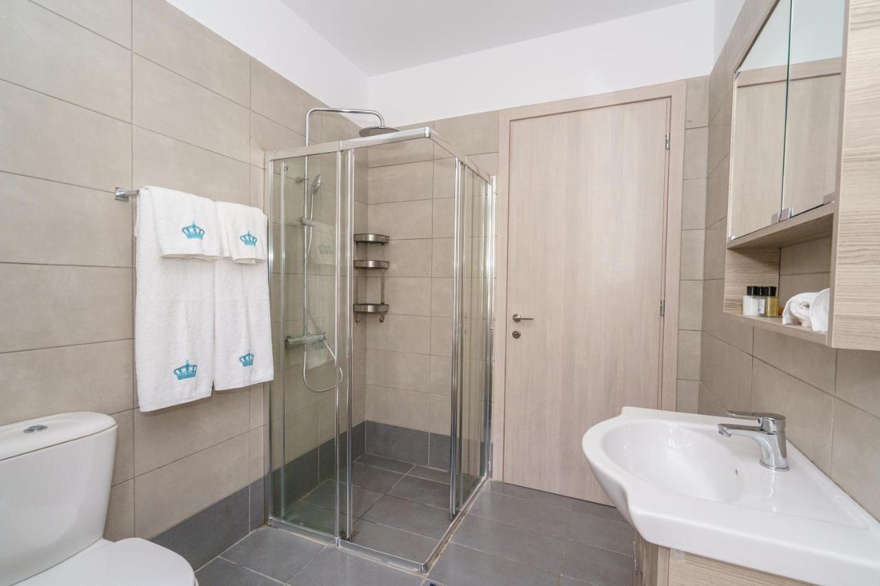 My Crown Suite, Hydra Port Bagian luar foto