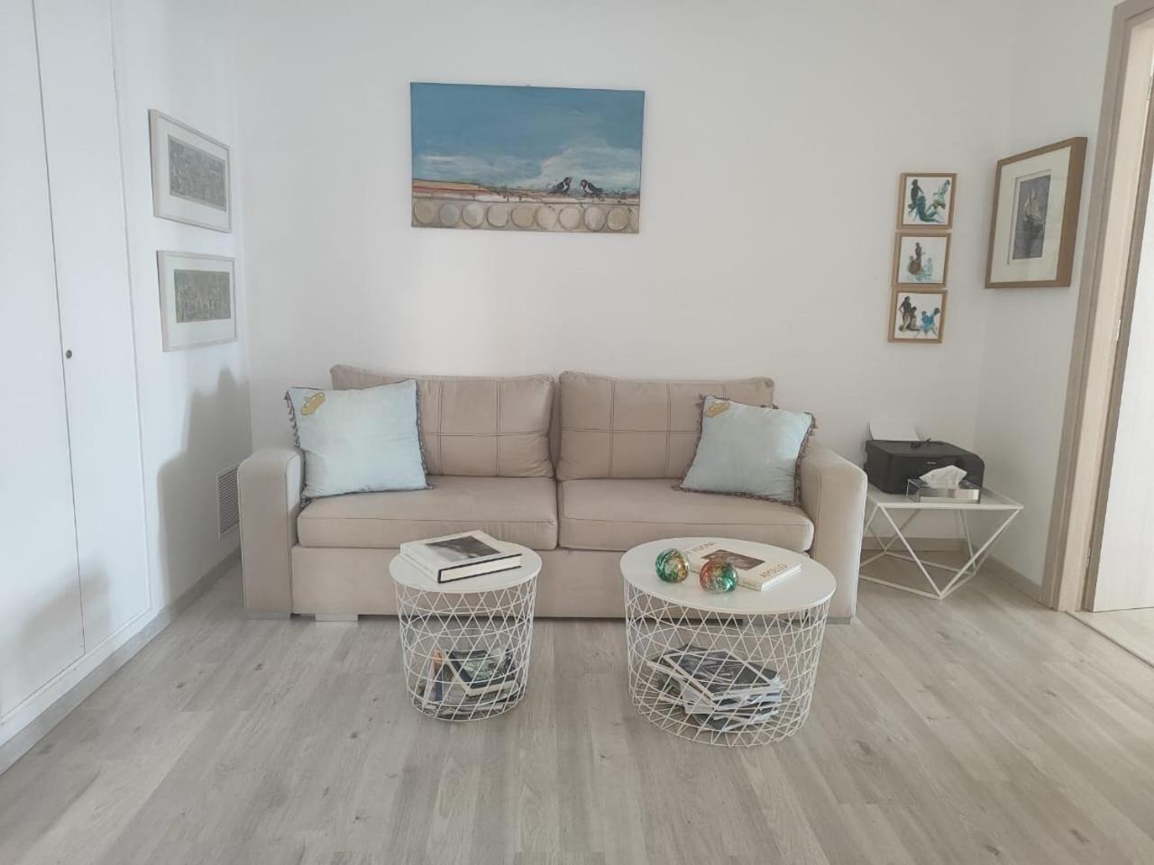 My Crown Suite, Hydra Port Bagian luar foto